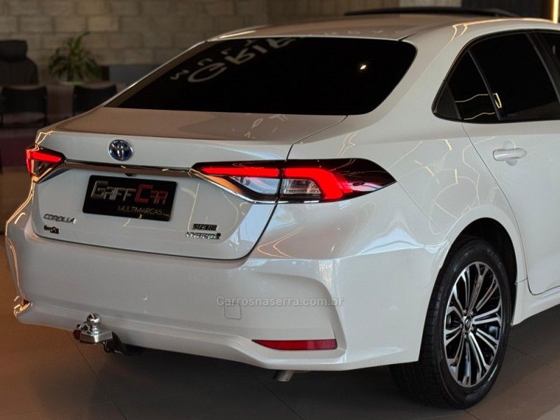 TOYOTA COROLLA 1.8 ALTIS PREMIUM 16V HÍBRIDO 2020/2021 GRIFFCAR MULTIMARCAS DOIS IRMÃOS / Carros no Vale