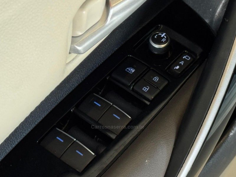 TOYOTA COROLLA 1.8 ALTIS PREMIUM 16V HÍBRIDO 2020/2021 GRIFFCAR MULTIMARCAS DOIS IRMÃOS / Carros no Vale