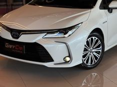 TOYOTA COROLLA 1.8 ALTIS PREMIUM 16V HÍBRIDO 2020/2021 GRIFFCAR MULTIMARCAS DOIS IRMÃOS / Carros no Vale