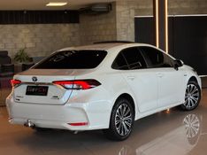TOYOTA COROLLA 1.8 ALTIS PREMIUM 16V HÍBRIDO 2020/2021 GRIFFCAR MULTIMARCAS DOIS IRMÃOS / Carros no Vale