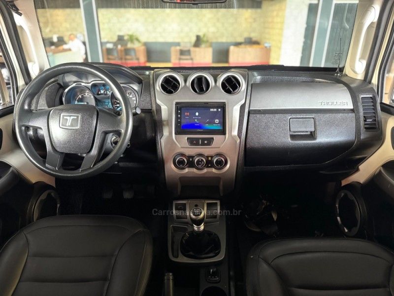 TROLLER T4 3.2 TDI 4X4 20V TURBO INTERCOOLER 2016/2016 GRIFFCAR MULTIMARCAS DOIS IRMÃOS / Carros no Vale