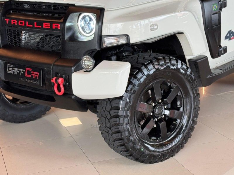 TROLLER T4 3.2 TDI 4X4 20V TURBO INTERCOOLER 2016/2016 GRIFFCAR MULTIMARCAS DOIS IRMÃOS / Carros no Vale
