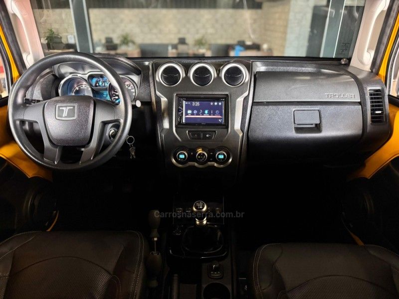 TROLLER T4 BOLD 3.2 TDI 4X4 20V TURBO 2016/2017 GRIFFCAR MULTIMARCAS DOIS IRMÃOS / Carros no Vale