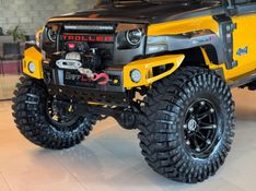 TROLLER T4 BOLD 3.2 TDI 4X4 20V TURBO 2016/2017 GRIFFCAR MULTIMARCAS DOIS IRMÃOS / Carros no Vale