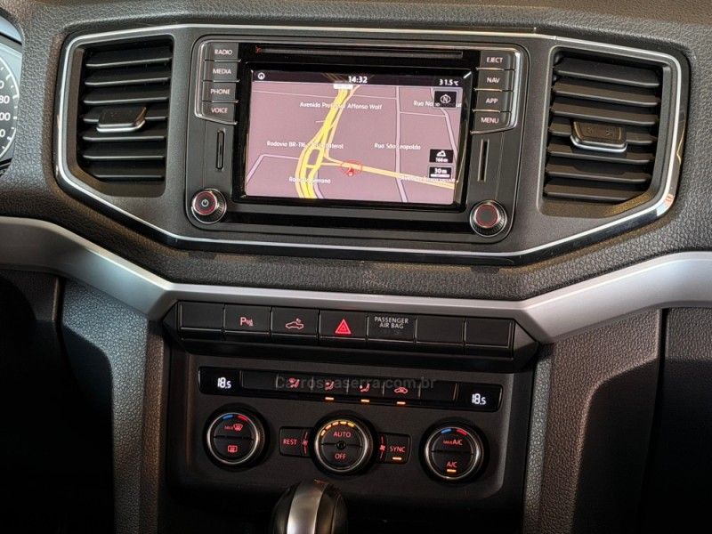 VOLKSWAGEN AMAROK 3.0 V6 TDI HIGHLINE CD 4MOTION 2019/2020 GRIFFCAR MULTIMARCAS DOIS IRMÃOS / Carros no Vale