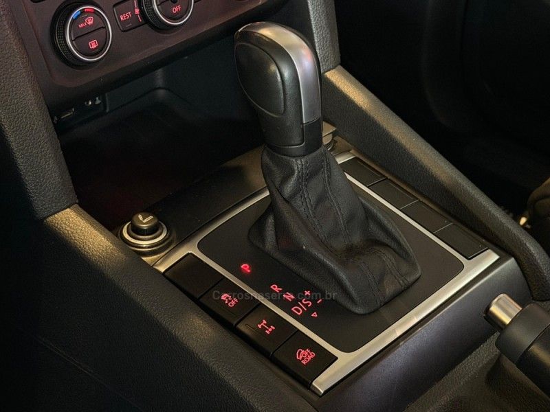 VOLKSWAGEN AMAROK 3.0 V6 TDI HIGHLINE CD 4MOTION 2019/2020 GRIFFCAR MULTIMARCAS DOIS IRMÃOS / Carros no Vale