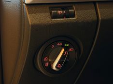 VOLKSWAGEN AMAROK 3.0 V6 TDI HIGHLINE CD 4MOTION 2019/2020 GRIFFCAR MULTIMARCAS DOIS IRMÃOS / Carros no Vale