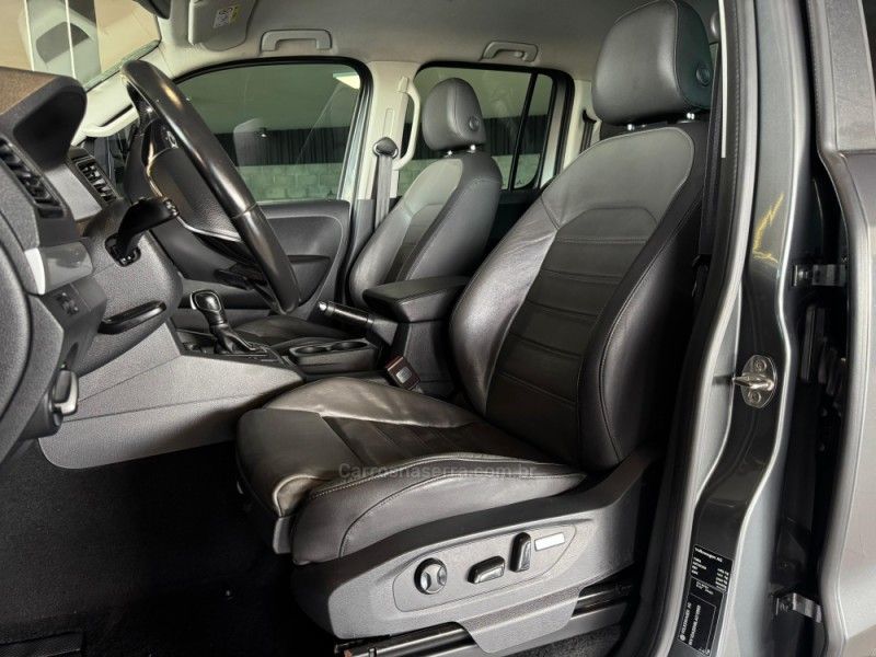 VOLKSWAGEN AMAROK 3.0 V6 TDI HIGHLINE CD 4MOTION 2019/2020 GRIFFCAR MULTIMARCAS DOIS IRMÃOS / Carros no Vale