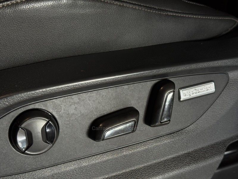 VOLKSWAGEN AMAROK 3.0 V6 TDI HIGHLINE CD 4MOTION 2019/2020 GRIFFCAR MULTIMARCAS DOIS IRMÃOS / Carros no Vale