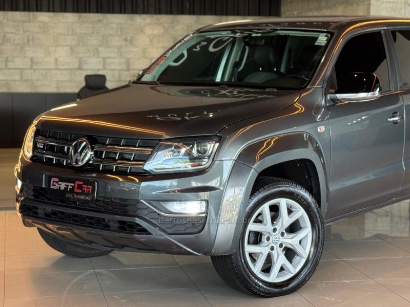 VOLKSWAGEN AMAROK 3.0 V6 TDI HIGHLINE CD 4MOTION 2019/2020 GRIFFCAR MULTIMARCAS DOIS IRMÃOS / Carros no Vale