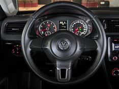 VOLKSWAGEN JETTA 2.0 COMFORTLINE TIPTRONIC 2011/2012 GRIFFCAR MULTIMARCAS DOIS IRMÃOS / Carros no Vale
