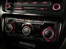 VOLKSWAGEN JETTA 2.0 COMFORTLINE TIPTRONIC 2011/2012 GRIFFCAR MULTIMARCAS DOIS IRMÃOS / Carros no Vale