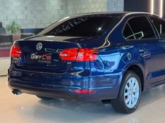 VOLKSWAGEN JETTA 2.0 COMFORTLINE TIPTRONIC 2011/2012 GRIFFCAR MULTIMARCAS DOIS IRMÃOS / Carros no Vale