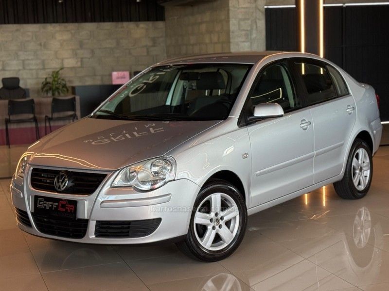 VOLKSWAGEN POLO SEDAN 1.6 MI 8V 2007/2007 GRIFFCAR MULTIMARCAS DOIS IRMÃOS / Carros no Vale