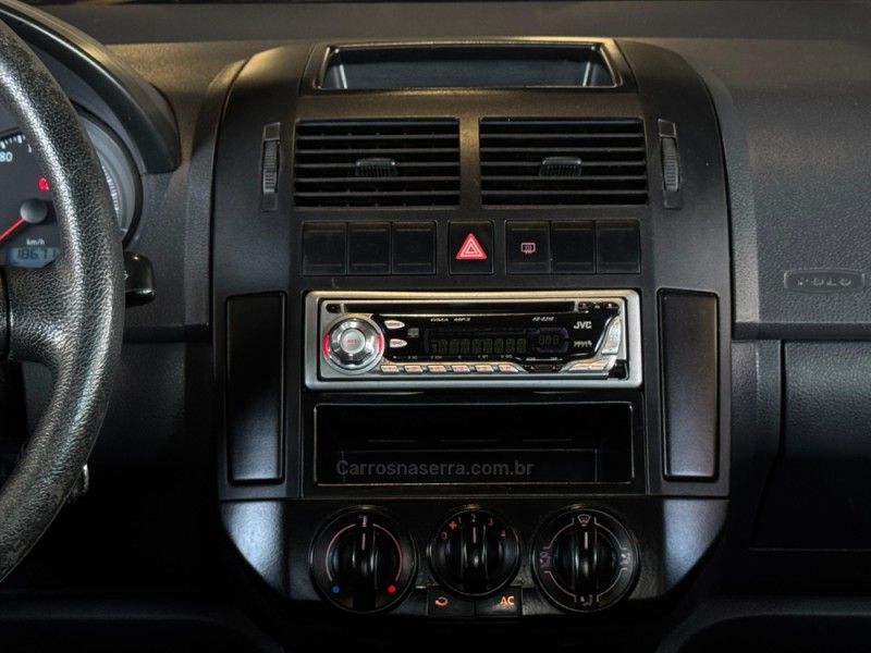VOLKSWAGEN POLO SEDAN 1.6 MI 8V 2007/2007 GRIFFCAR MULTIMARCAS DOIS IRMÃOS / Carros no Vale