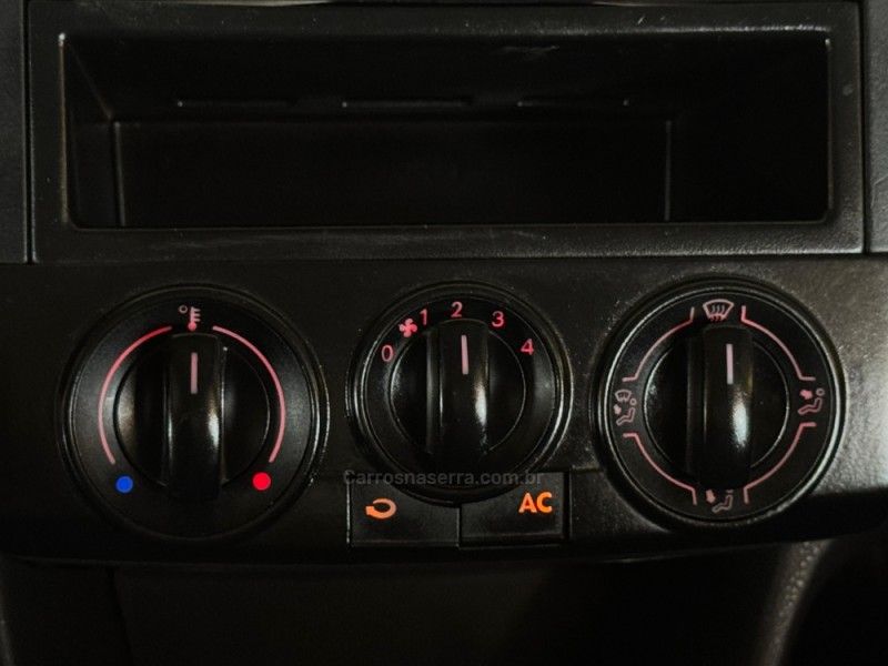 VOLKSWAGEN POLO SEDAN 1.6 MI 8V 2007/2007 GRIFFCAR MULTIMARCAS DOIS IRMÃOS / Carros no Vale