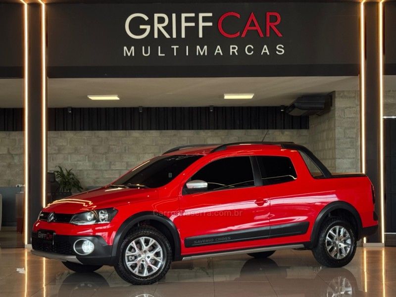 VOLKSWAGEN SAVEIRO 1.6 MSI CROSS CD 16V 2015/2015 GRIFFCAR MULTIMARCAS DOIS IRMÃOS / Carros no Vale