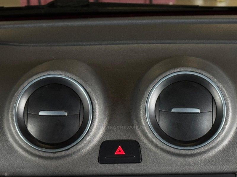 VOLKSWAGEN SAVEIRO 1.6 MSI CROSS CD 16V 2015/2015 GRIFFCAR MULTIMARCAS DOIS IRMÃOS / Carros no Vale