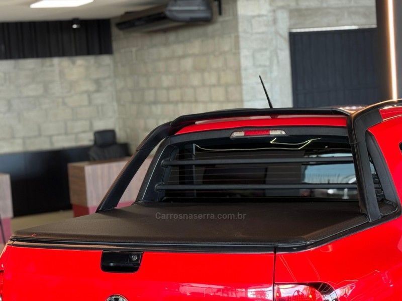 VOLKSWAGEN SAVEIRO 1.6 MSI CROSS CD 16V 2015/2015 GRIFFCAR MULTIMARCAS DOIS IRMÃOS / Carros no Vale