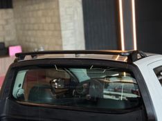 VOLKSWAGEN SAVEIRO 1.6 MSI ROBUST CS 8V 2016/2017 GRIFFCAR MULTIMARCAS DOIS IRMÃOS / Carros no Vale