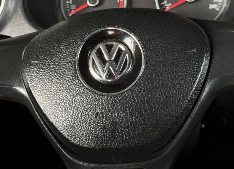 VOLKSWAGEN SAVEIRO 1.6 MSI ROBUST CS 8V 2016/2017 GRIFFCAR MULTIMARCAS DOIS IRMÃOS / Carros no Vale