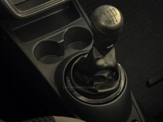 VOLKSWAGEN SAVEIRO 1.6 MSI ROBUST CS 8V 2016/2017 GRIFFCAR MULTIMARCAS DOIS IRMÃOS / Carros no Vale