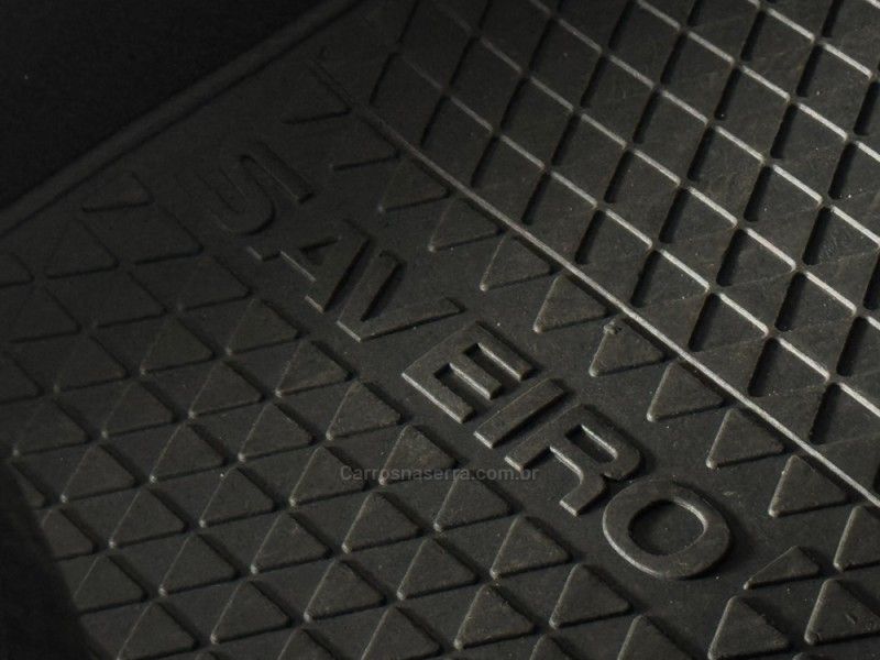 VOLKSWAGEN SAVEIRO 1.6 MSI ROBUST CS 8V 2016/2017 GRIFFCAR MULTIMARCAS DOIS IRMÃOS / Carros no Vale