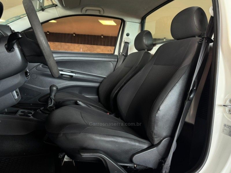 VOLKSWAGEN SAVEIRO 1.6 MSI ROBUST CS 8V 2016/2017 GRIFFCAR MULTIMARCAS DOIS IRMÃOS / Carros no Vale