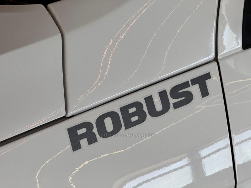 VOLKSWAGEN SAVEIRO 1.6 MSI ROBUST CS 8V 2016/2017 GRIFFCAR MULTIMARCAS DOIS IRMÃOS / Carros no Vale