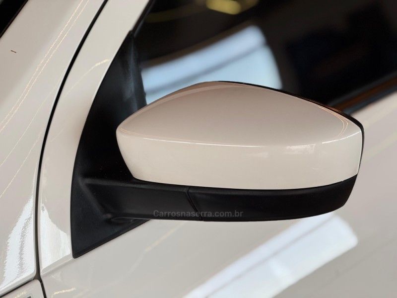 VOLKSWAGEN SAVEIRO 1.6 MSI ROBUST CS 8V 2016/2017 GRIFFCAR MULTIMARCAS DOIS IRMÃOS / Carros no Vale