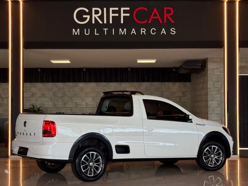 VOLKSWAGEN SAVEIRO 1.6 MSI ROBUST CS 8V 2016/2017 GRIFFCAR MULTIMARCAS DOIS IRMÃOS / Carros no Vale