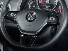 VOLKSWAGEN UP 1.0TSI CROSS 12V 2017/2018 GRIFFCAR MULTIMARCAS DOIS IRMÃOS / Carros no Vale