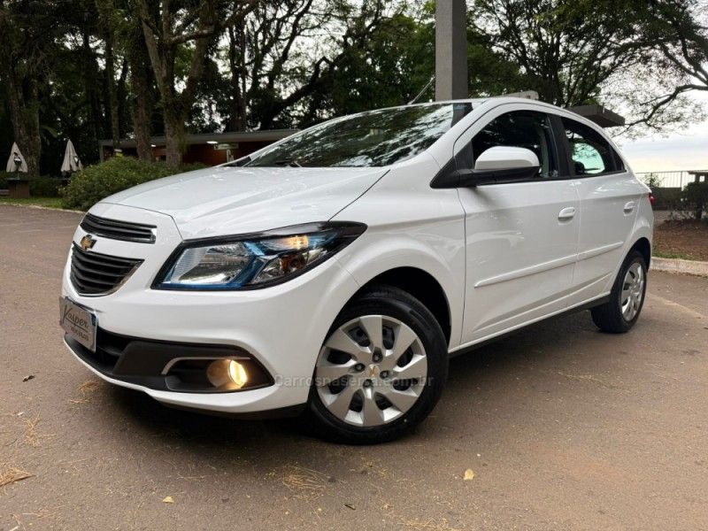 CHEVROLET ONIX 1.4 MPFI LT 8V 2015/2015 KASPER VEÍCULOS DOIS IRMÃOS / Carros no Vale