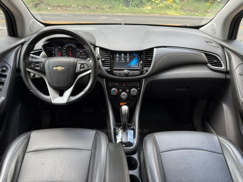 CHEVROLET TRACKER 1.4 16V MIDNIGHT TURBO 2018/2019 KASPER VEÍCULOS DOIS IRMÃOS / Carros no Vale