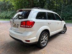 FIAT FREEMONT 2.4 PRECISION 16V 2015/2015 KASPER VEÍCULOS DOIS IRMÃOS / Carros no Vale