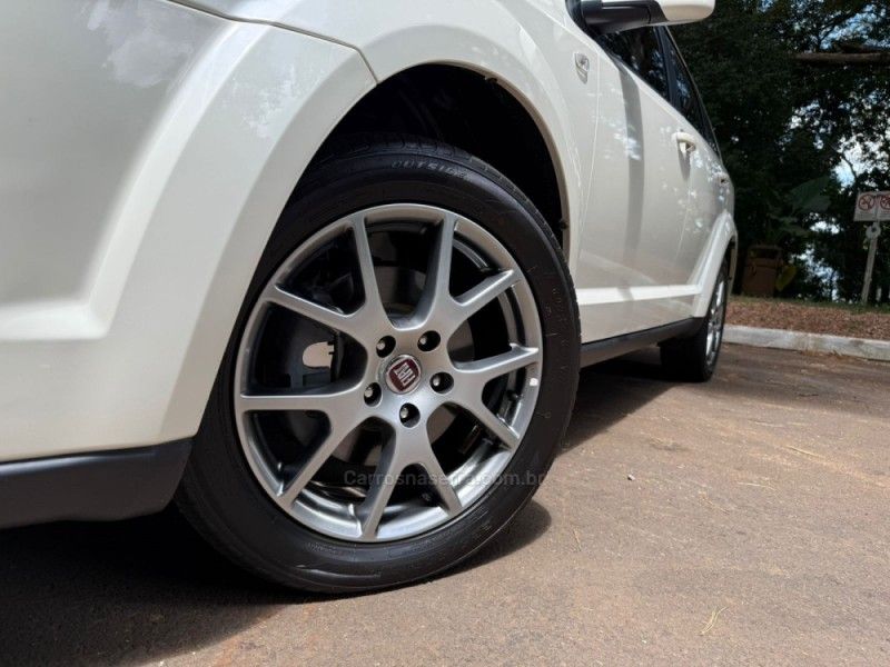 FIAT FREEMONT 2.4 PRECISION 16V 2015/2015 KASPER VEÍCULOS DOIS IRMÃOS / Carros no Vale FIAT FREEMONT 2.4 PRECISION 16V 2015/2015 KASPER VEÍCULOS DOIS IRMÃOS / Carros no Vale