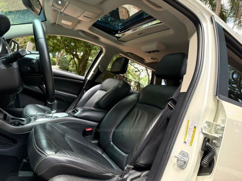 FIAT FREEMONT 2.4 PRECISION 16V 2015/2015 KASPER VEÍCULOS DOIS IRMÃOS / Carros no Vale FIAT FREEMONT 2.4 PRECISION 16V 2015/2015 KASPER VEÍCULOS DOIS IRMÃOS / Carros no Vale