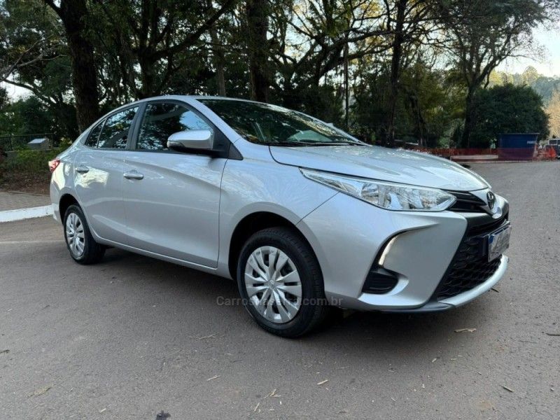 TOYOTA YARIS 1.5 16V SEDAN XL MULTIDRIVE3 2024/2024 KASPER VEÍCULOS DOIS IRMÃOS / Carros no Vale