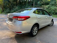 TOYOTA YARIS 1.5 XS CONNECT SEDAN 16V 2023/2024 KASPER VEÍCULOS DOIS IRMÃOS / Carros no Vale