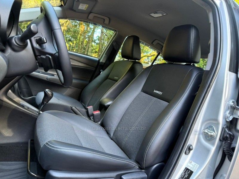 TOYOTA YARIS 1.5 XS CONNECT SEDAN 16V 2023/2024 KASPER VEÍCULOS DOIS IRMÃOS / Carros no Vale