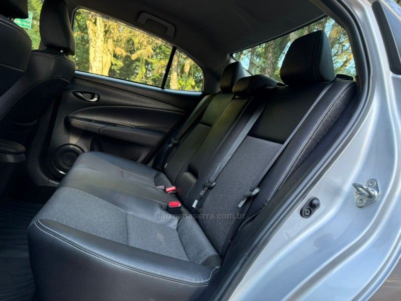 TOYOTA YARIS 1.5 XS CONNECT SEDAN 16V 2023/2024 KASPER VEÍCULOS DOIS IRMÃOS / Carros no Vale