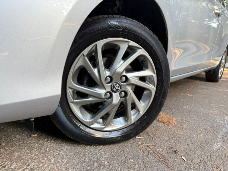 TOYOTA YARIS 1.5 XS CONNECT SEDAN 16V 2023/2024 KASPER VEÍCULOS DOIS IRMÃOS / Carros no Vale