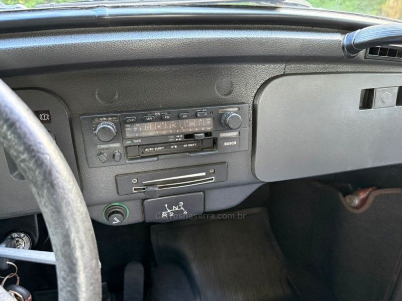 VOLKSWAGEN FUSCA 1.6 8V 1995/1996 KASPER VEÍCULOS DOIS IRMÃOS / Carros no Vale