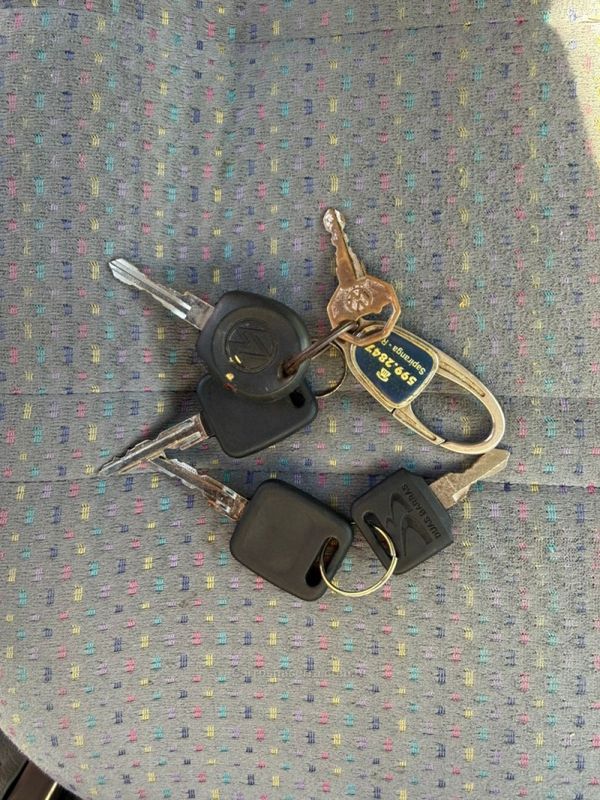 VOLKSWAGEN FUSCA 1.6 8V 1995/1996 KASPER VEÍCULOS DOIS IRMÃOS / Carros no Vale