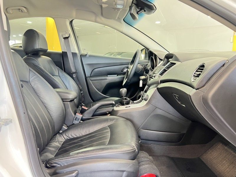 CHEVROLET CRUZE 1.8 LT 16V 2014/2014 PRIME MULTIMARCAS CAXIAS DO SUL / Carros no Vale