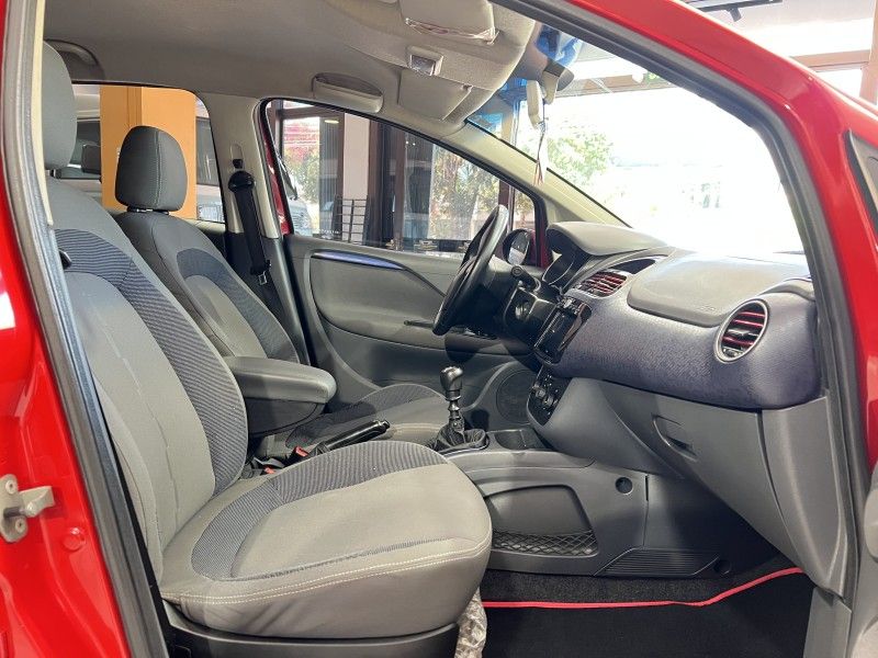 FIAT PUNTO 1.4 ATTRACTIVE 8V 2013/2013 PRIME MULTIMARCAS CAXIAS DO SUL / Carros no Vale