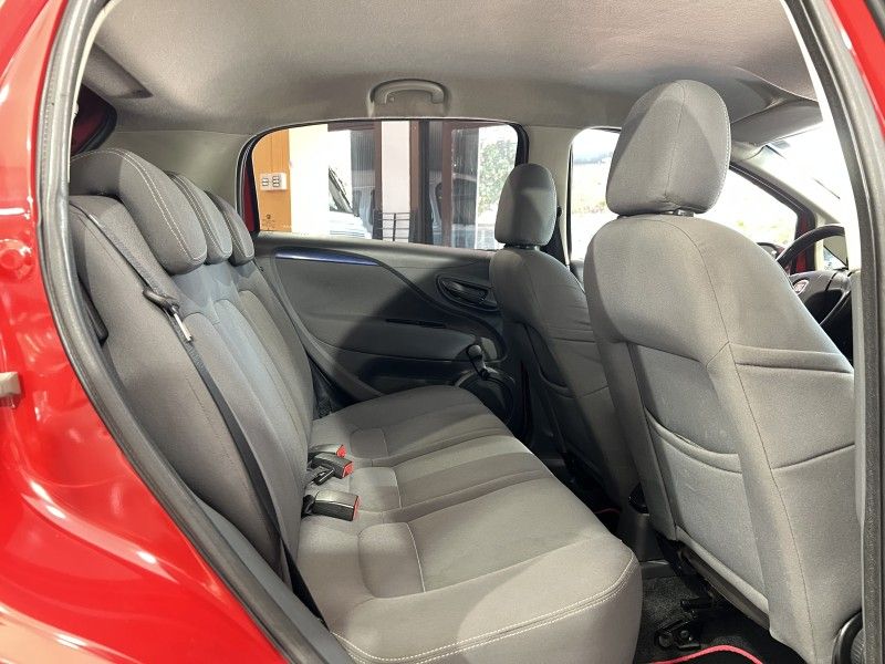 FIAT PUNTO 1.4 ATTRACTIVE 8V 2013/2013 PRIME MULTIMARCAS CAXIAS DO SUL / Carros no Vale