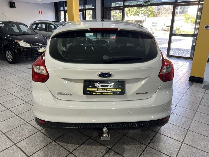 FORD FOCUS 2.0 SE PLUS 16V 2014/2014 PRIME MULTIMARCAS CAXIAS DO SUL / Carros no Vale