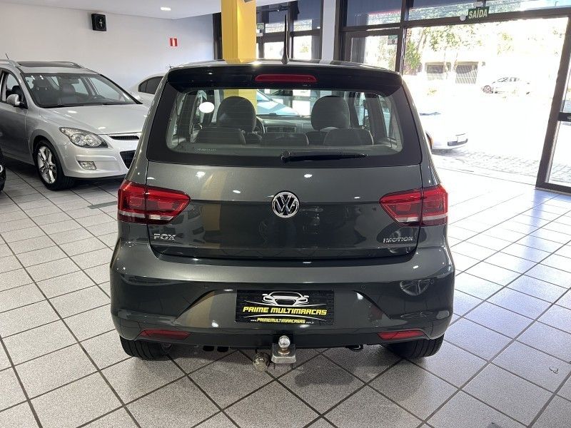 VOLKSWAGEN FOX 1.6 MI HIGHLINE 8V AUTOMATIZADO 2015/2015 PRIME MULTIMARCAS CAXIAS DO SUL / Carros no Vale