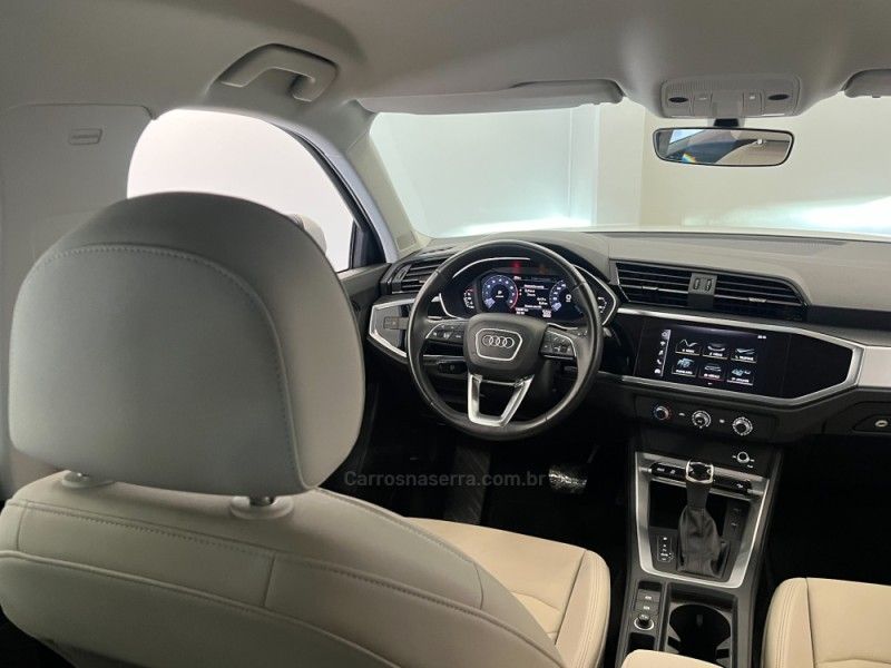 AUDI Q3 1.4 TFSI S TRONIC 16V 2021/2021 ÓTIMA CAR FLORES DA CUNHA / Carros no Vale